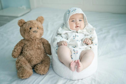 白山宝宝吃不饱母乳的症状